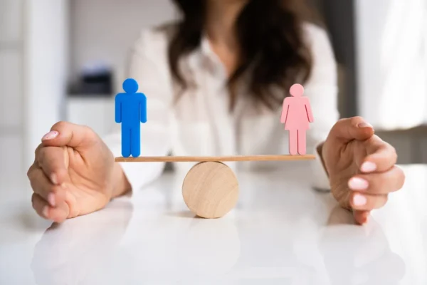 Równość płac – ambitne przepisy, ograniczone zasoby. Kto poniesie ciężar zmian?